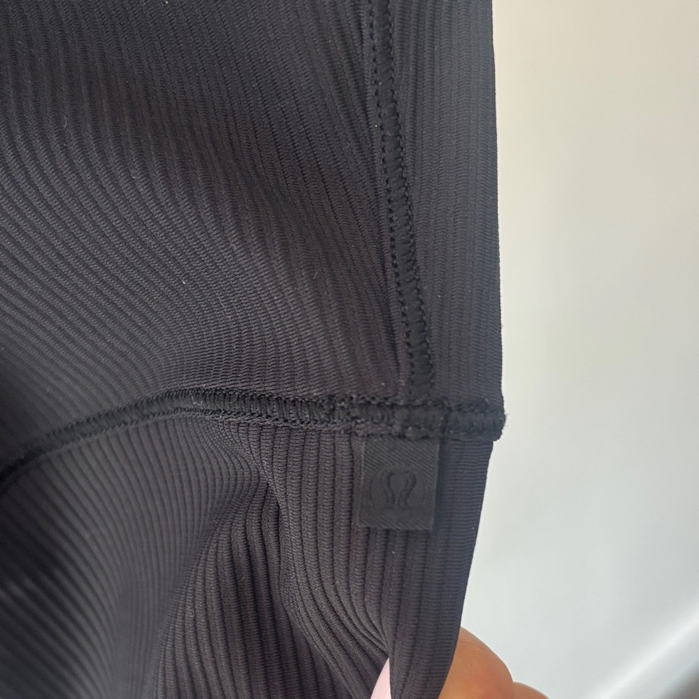Lululemon Black Power Pivot Ribbed Tank - Picture 2 of 4